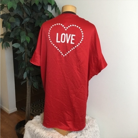 Victoria’s Secret Red OSFM LOVE short sleeve robe/cover up - Picture 1 of 11
